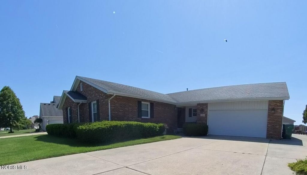 355 Wolf Creek Court, Northwood, OH 43619 Main Photo