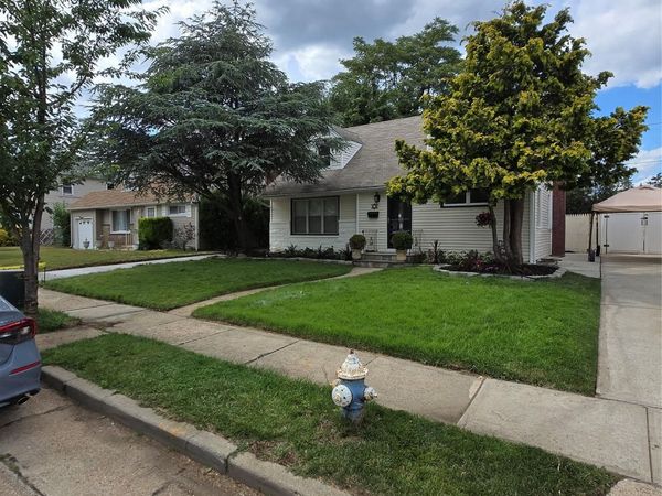23 Harriman Avenue , Hempstead, NY 11550