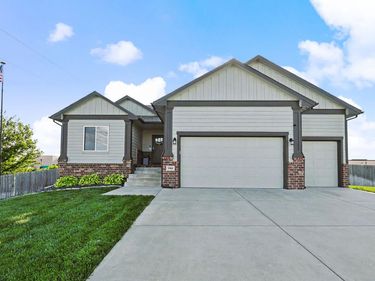 1901 N Amber Ridge St, Derby, KS 67037
