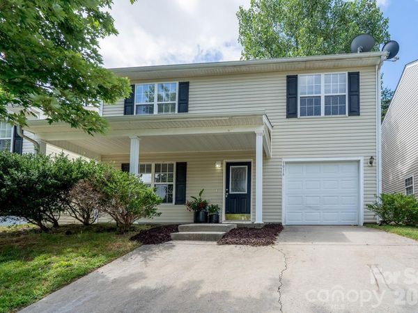 8016 Bronze Pike Drive, Charlotte, NC 28273