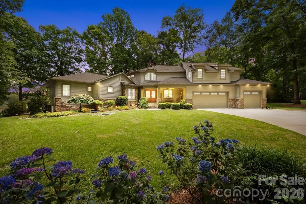 165 Woodstream Circle, Mooresville, NC 28117 Main Photo