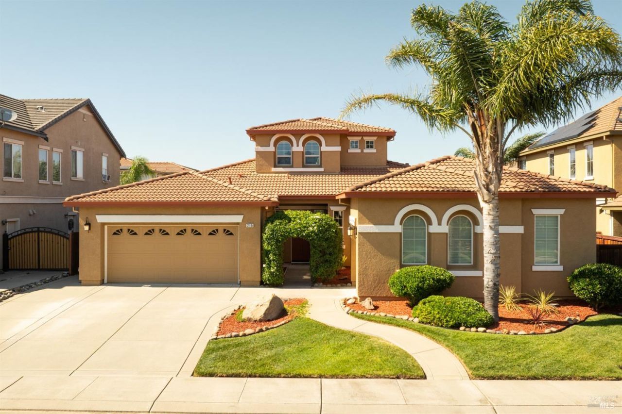 215 Brighton Circle, Vacaville, CA 95687 Main Photo