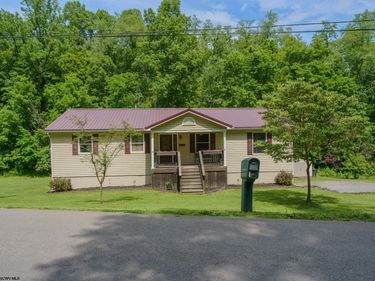 270 Taylortown Road, Maidsville, WV 26541