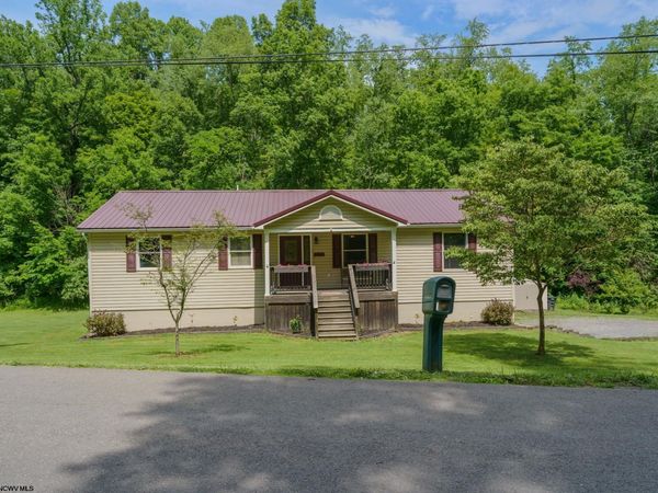270 Taylortown Road, Maidsville, WV 26541