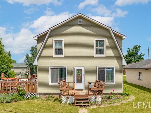 216 E Breen Avenue, Kingsford, MI 49802