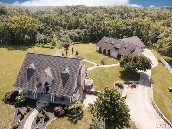42 Hickory Street, Nashville, IL 62263