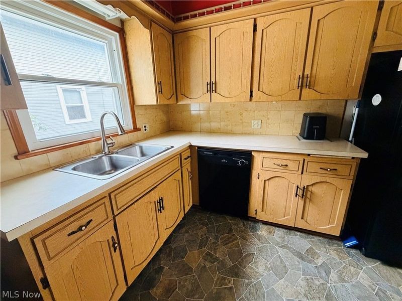 1040 W 18th Street , Lorain, OH 44052 Photo 14