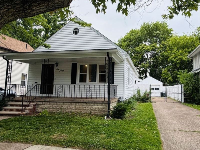 1040 W 18th Street , Lorain, OH 44052 Photo 6