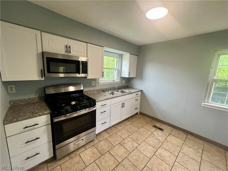 3059 E 73rd Street , Cleveland, OH 44104 Photo 7
