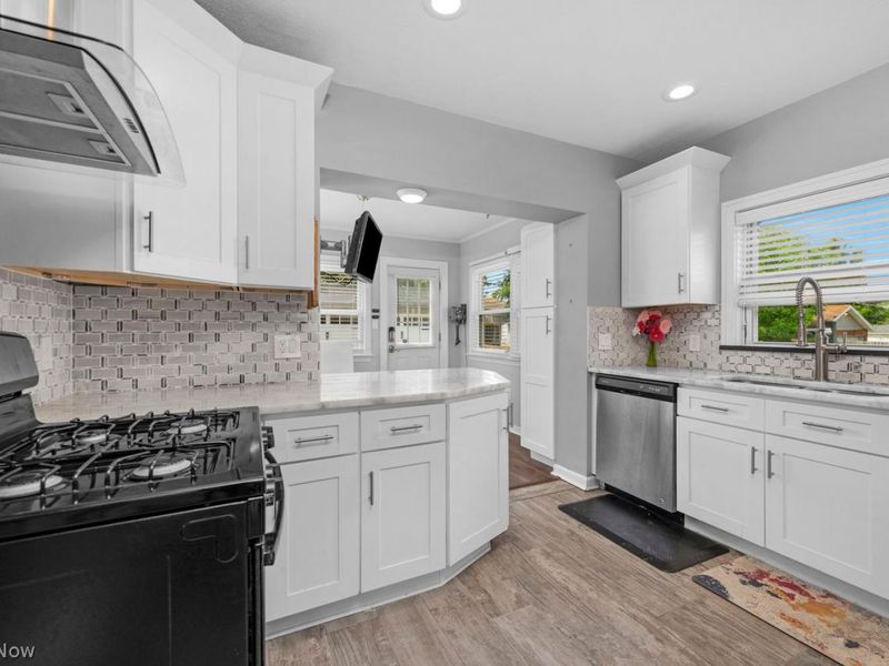 6813 Ridgewood Avenue, Parma, OH 44129 Photo 17