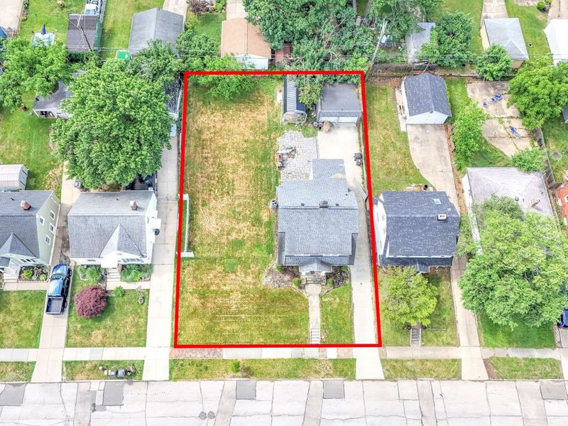 6813 Ridgewood Avenue, Parma, OH 44129 Photo 2