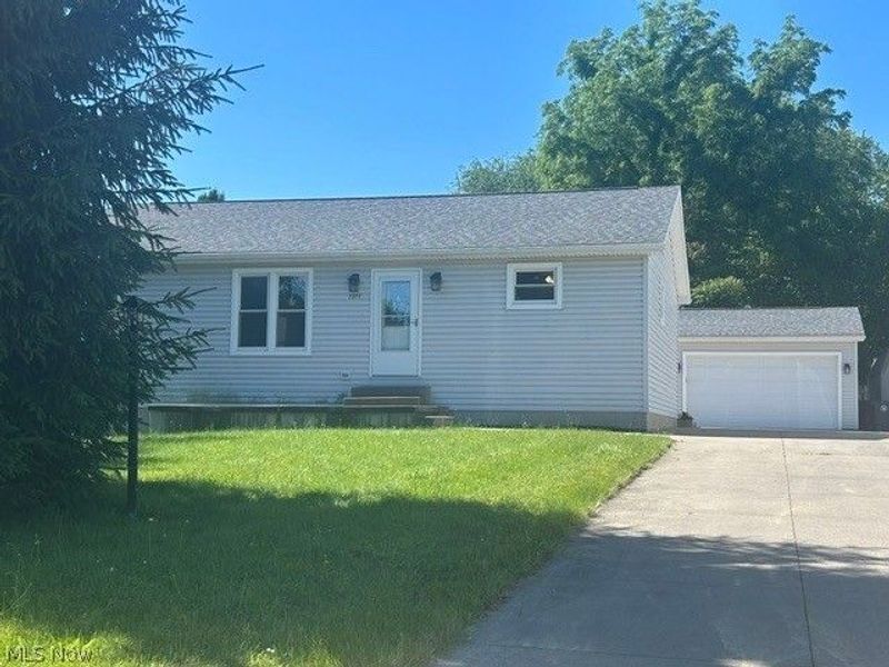 2372 Triplett Boulevard, Akron, OH 44312 Photo 1
