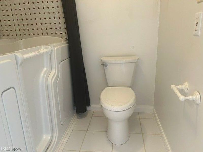 2372 Triplett Boulevard, Akron, OH 44312 Photo 17