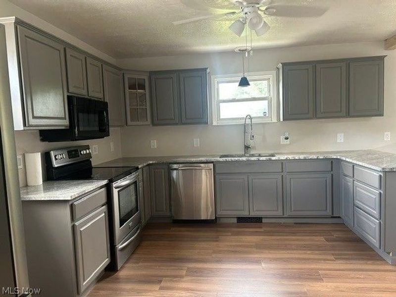 2372 Triplett Boulevard, Akron, OH 44312 Photo 6