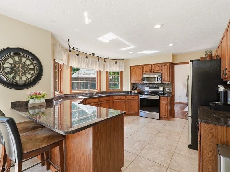 3575 Avanti Lane , Uniontown, OH 44685 Photo 18
