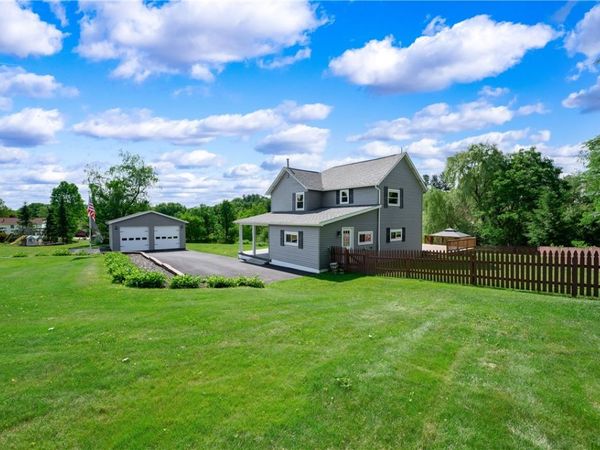 214 Willow Run Dr, Butler, PA 16001