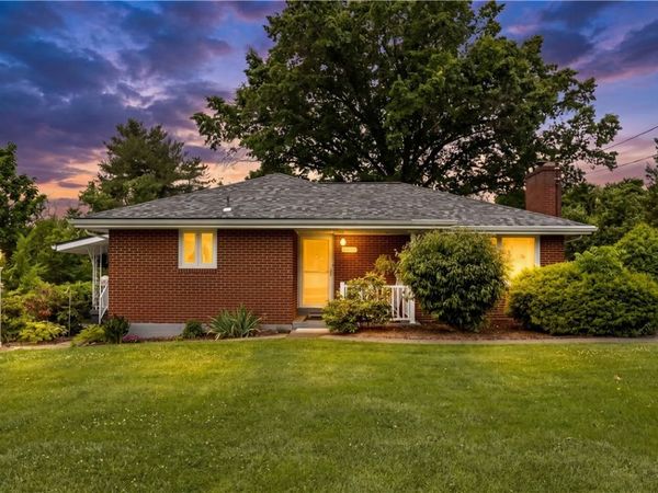 1705 Arona Road , Irwin, PA 15642