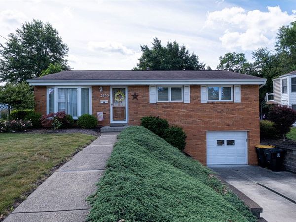 2853 W Munroe St, Bethel Park, PA 15102