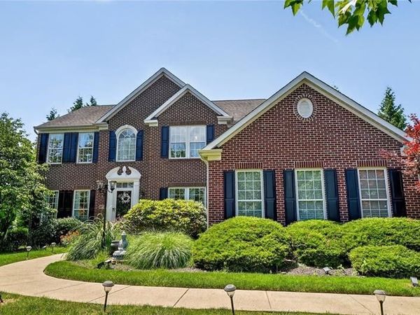 1403 N Shevlin Ct , Sewickley, PA 15143