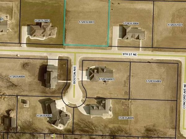 302 9th St SE, Orange City, IA 00000