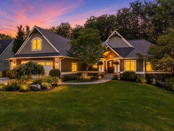 566 Stonehenge Drive SW, Grandville, MI 49418