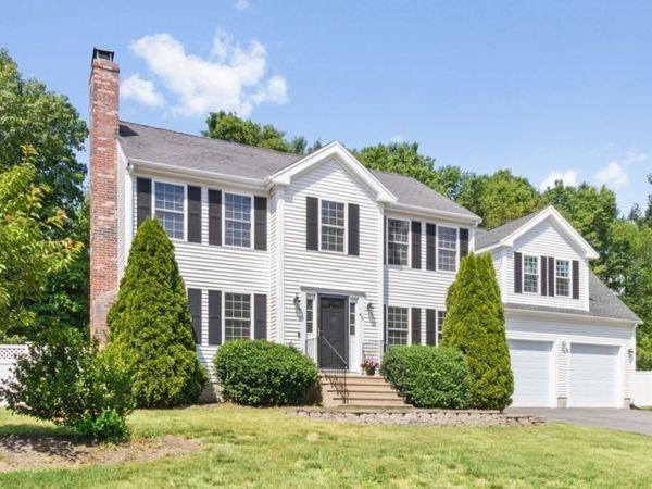 45 Metacomet Avenue, Taunton, MA 02718