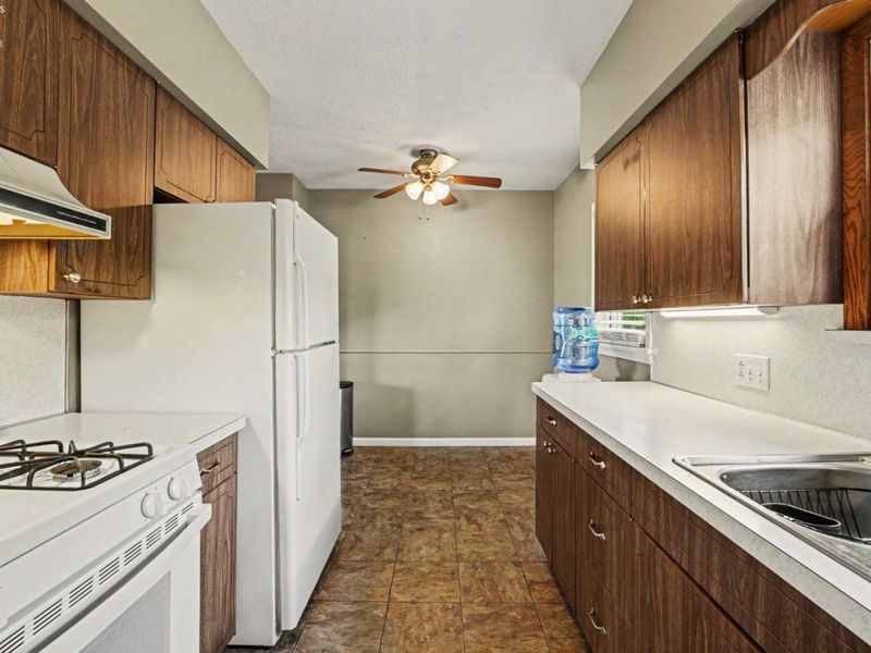 1608 E. McpPherson Highway, Clyde, OH 43410 Photo 10