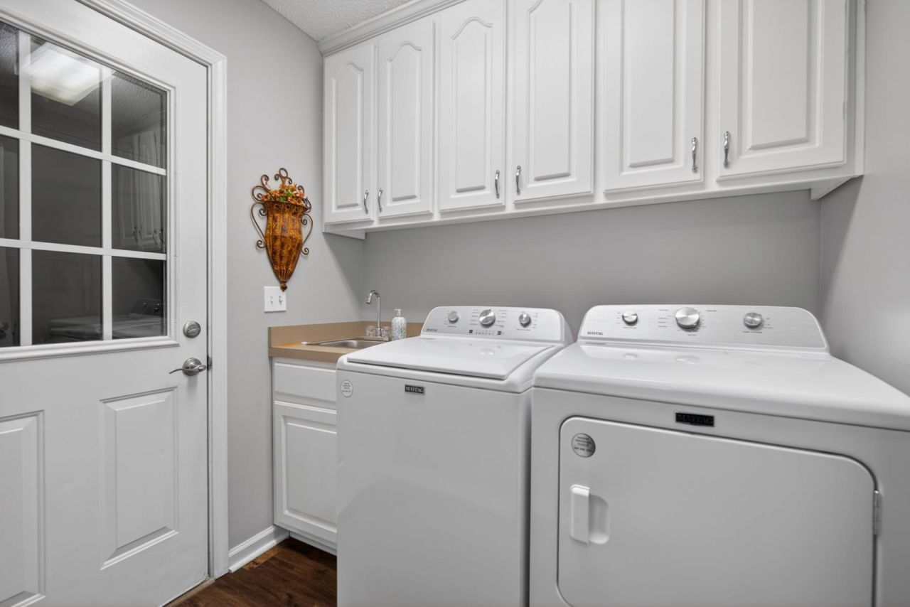 256 Ridge Lake Drive Photo 12