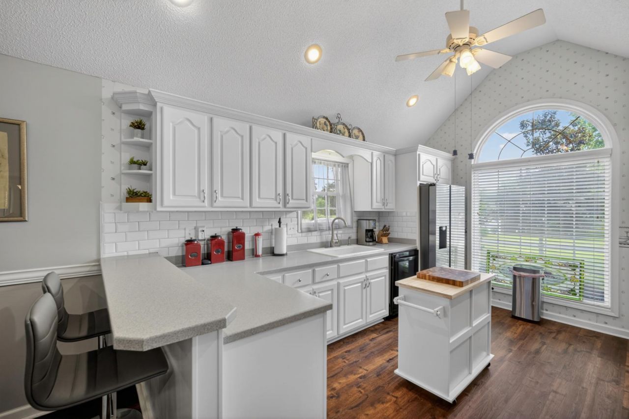 256 Ridge Lake Drive Photo 14