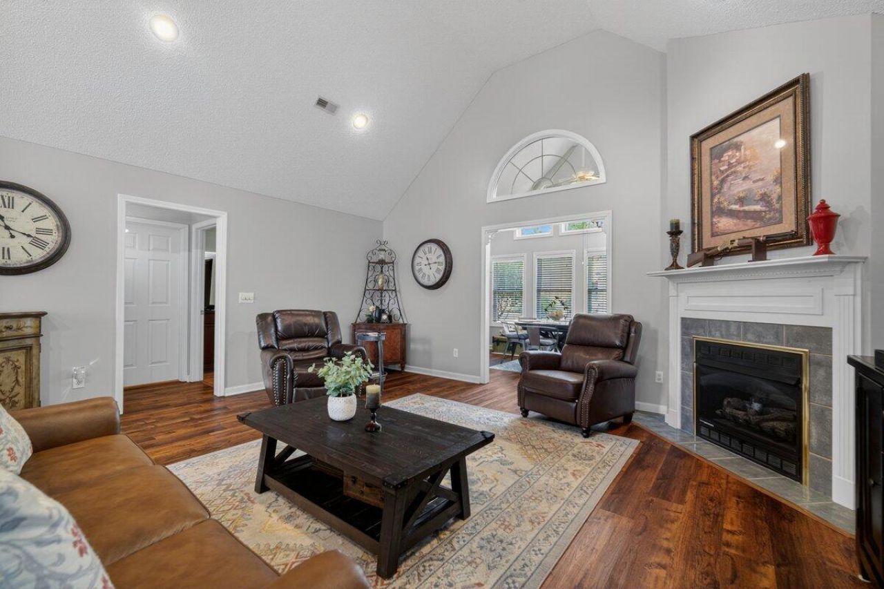 256 Ridge Lake Drive Photo 4