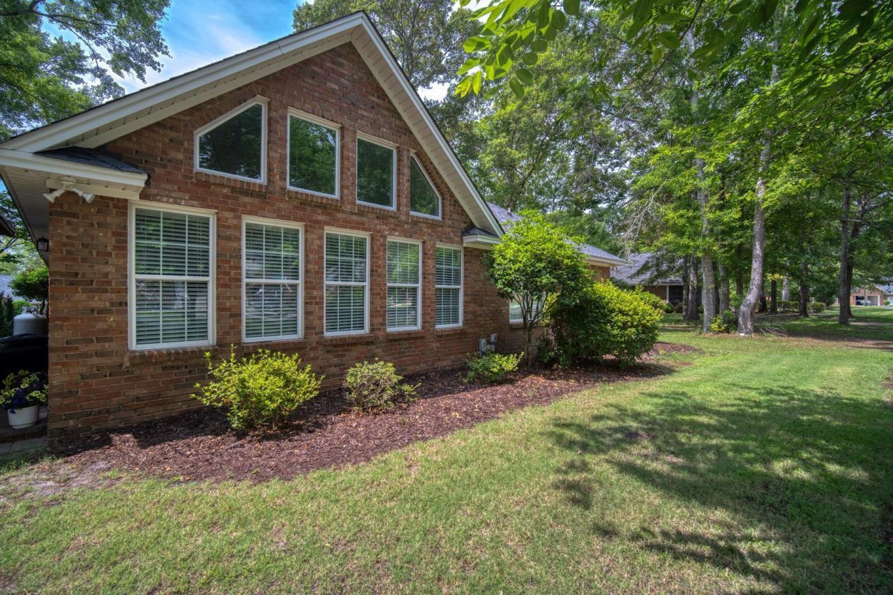 256 Ridge Lake Drive Photo 6