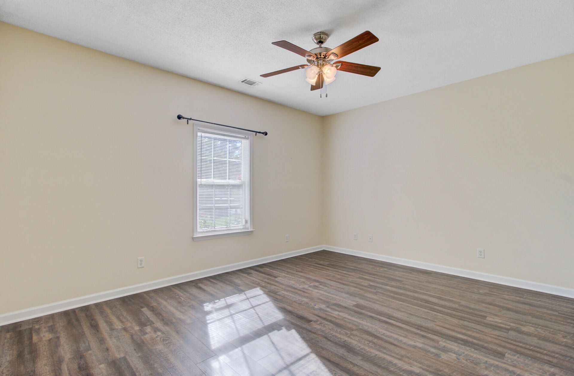100 Bridgetown Road Photo 12