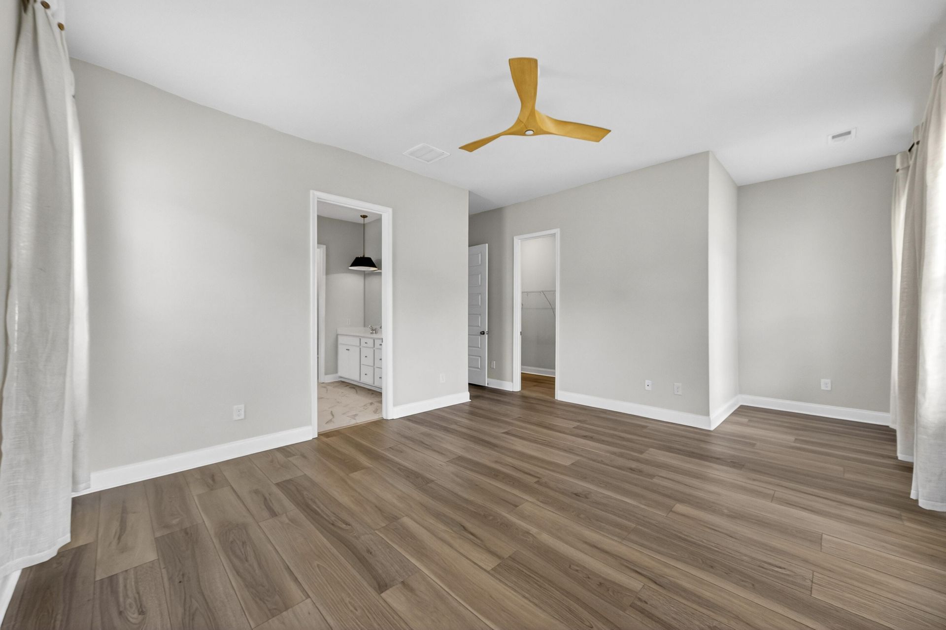 1014 Shore Lap Street Photo 6