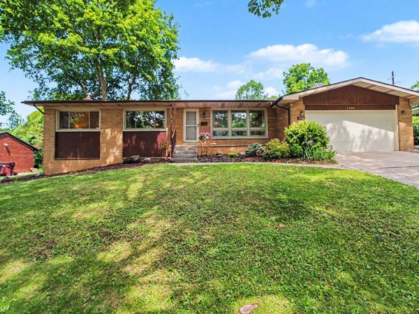 2230 Manchester Road, Ann Arbor, MI 48104