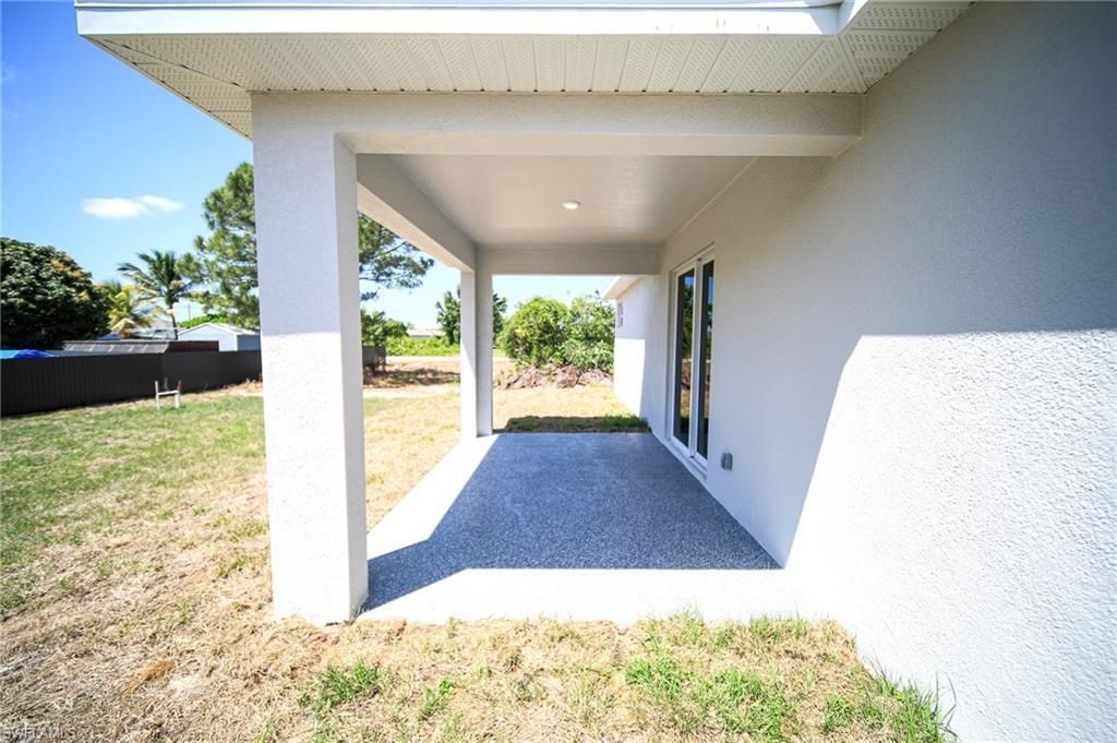 657 Crabtree Ct, Lehigh Acres, FL 33974 Photo