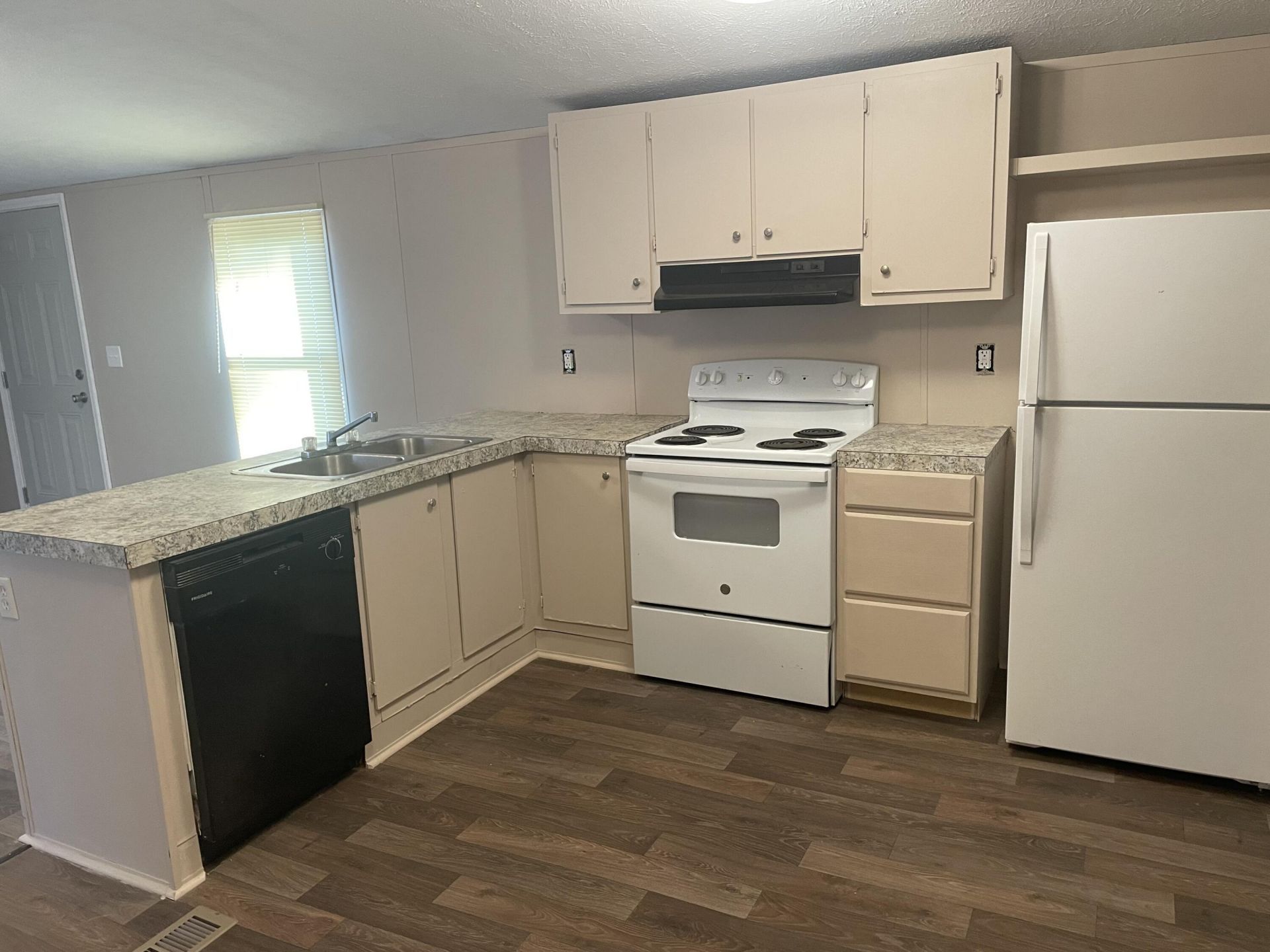4925 Piedmont Avenue  Photo 14