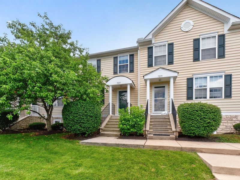 7223 Colonial Affair Drive, Unit 12, New Albany, OH 43054 Photo 4