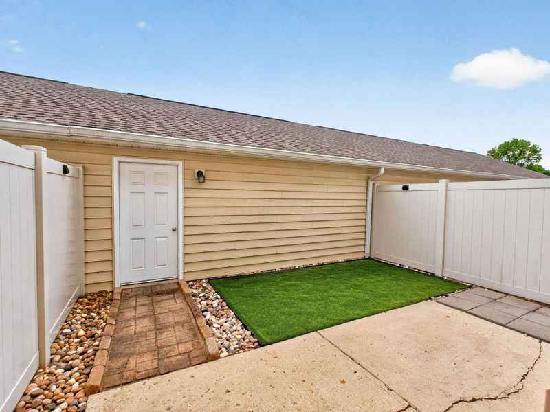 7223 Colonial Affair Drive, Unit 12, New Albany, OH 43054 Photo 6