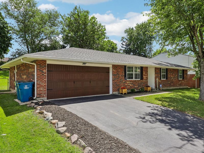 4916 Arrowview Drive , Huber Heights, OH 45424 Photo 4