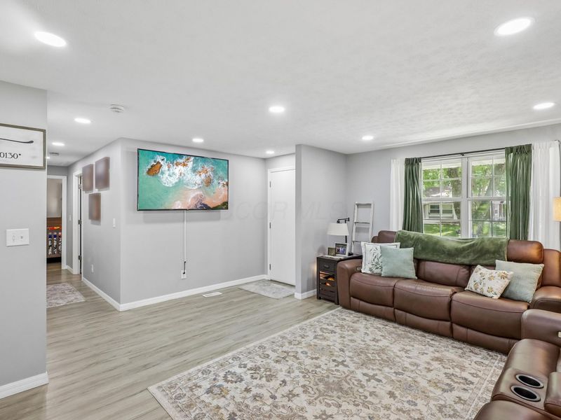 4916 Arrowview Drive , Huber Heights, OH 45424 Photo 7