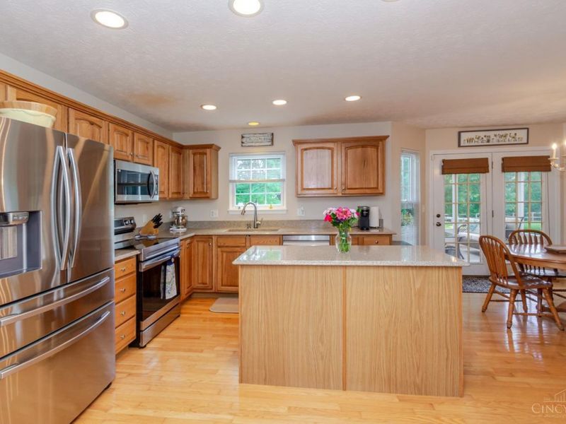 2135 Wedgewood Drive, Beavercreek, OH 45434 Photo 1