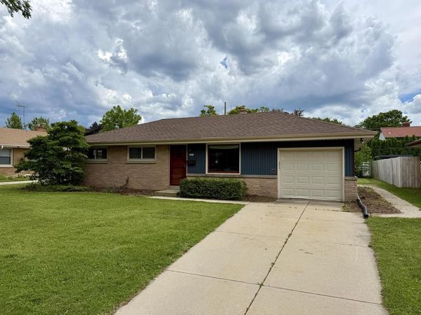 3859 E Whittaker AVENUE, Cudahy, WI 53110