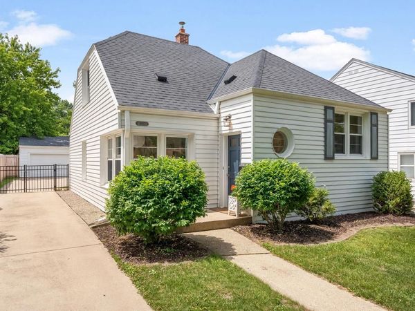 4617 N Sheffield AVENUE, Whitefish Bay, WI 53211