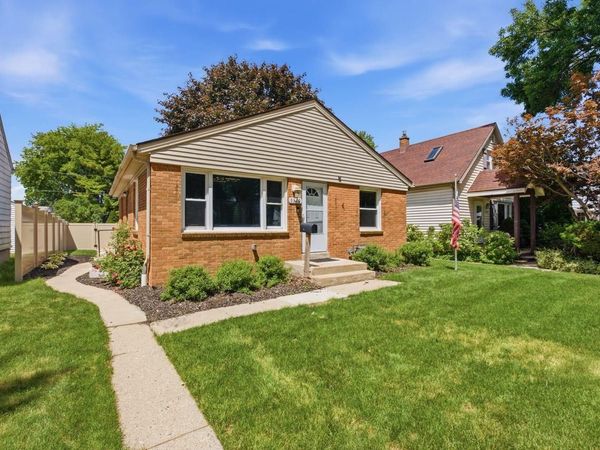 3379 S Burrell STREET, Milwaukee, WI 53207