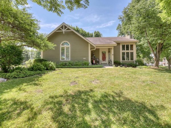 10929 W Hope AVENUE, Wauwatosa, WI 53222