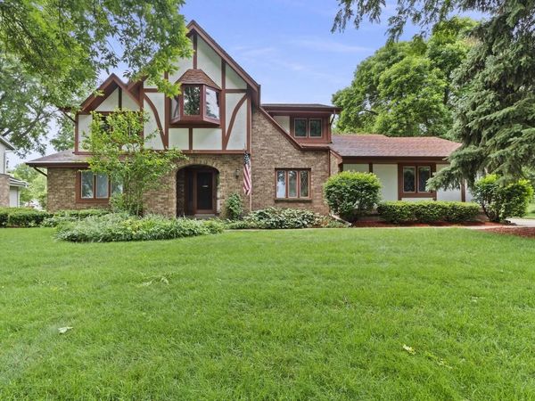 3060 Cone View LANE, Waukesha, WI 53188