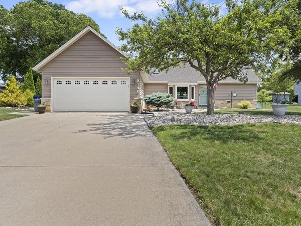 8140 S Waring DRIVE, Oak Creek, WI 53154