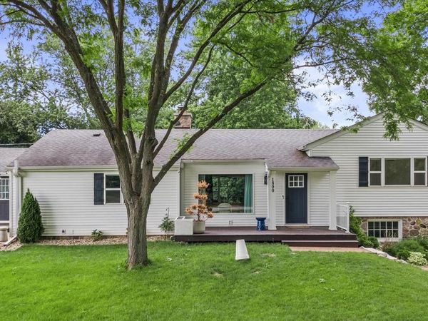 1800 Fairfax DRIVE, Elm Grove, WI 53122