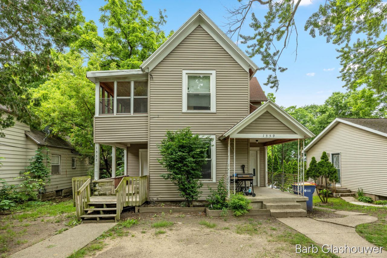 1559 Forrest Avenue Ne, Grand Rapids, MI 49505 Main Photo