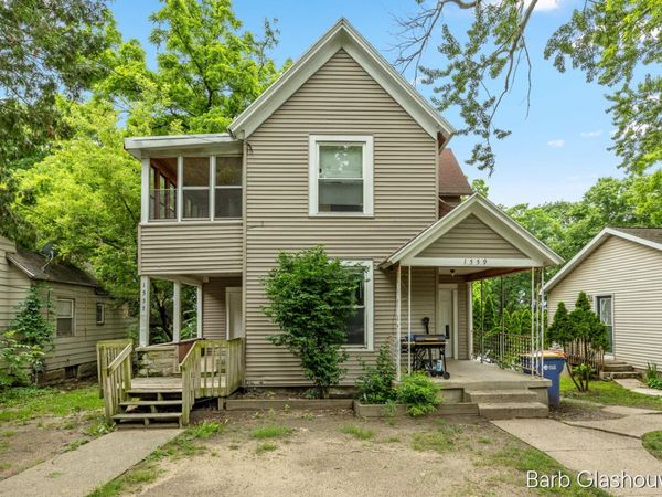 1559 Forrest Avenue NE, Grand Rapids, MI 49505